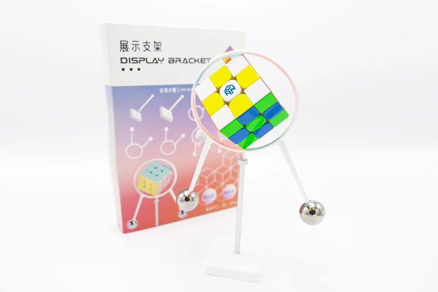 Lefun Balancing Spinning Cube Stand - Image 2