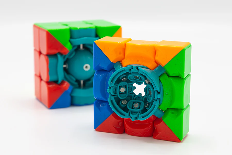 MoYu WeiLong WRM V9 3x3 (Ball-Core + MagLev + UV) - Image 3
